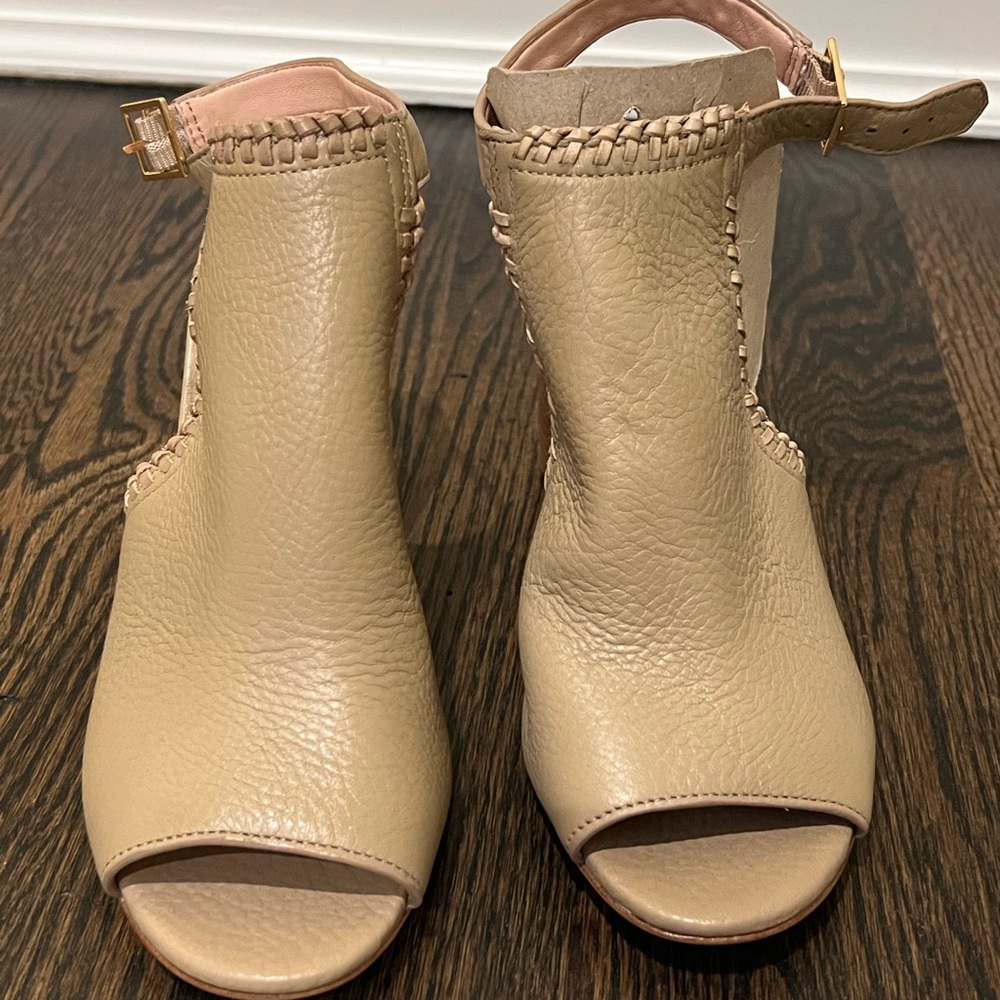 Kate spade cream leather sandals